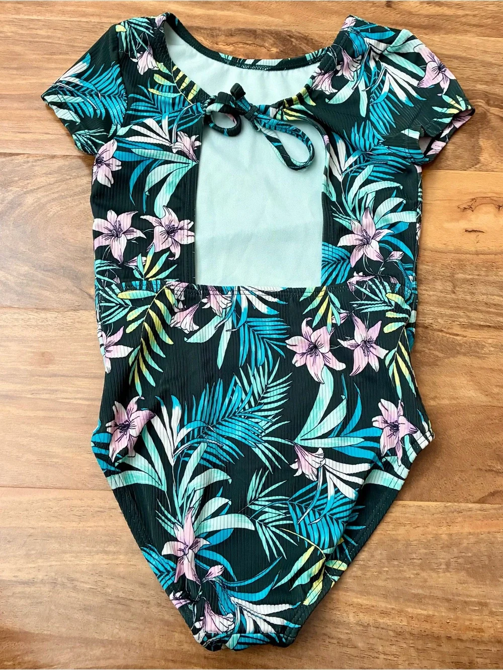 Art Class Girl’s One Piece Tropical Swimsuit Size M (7-8)